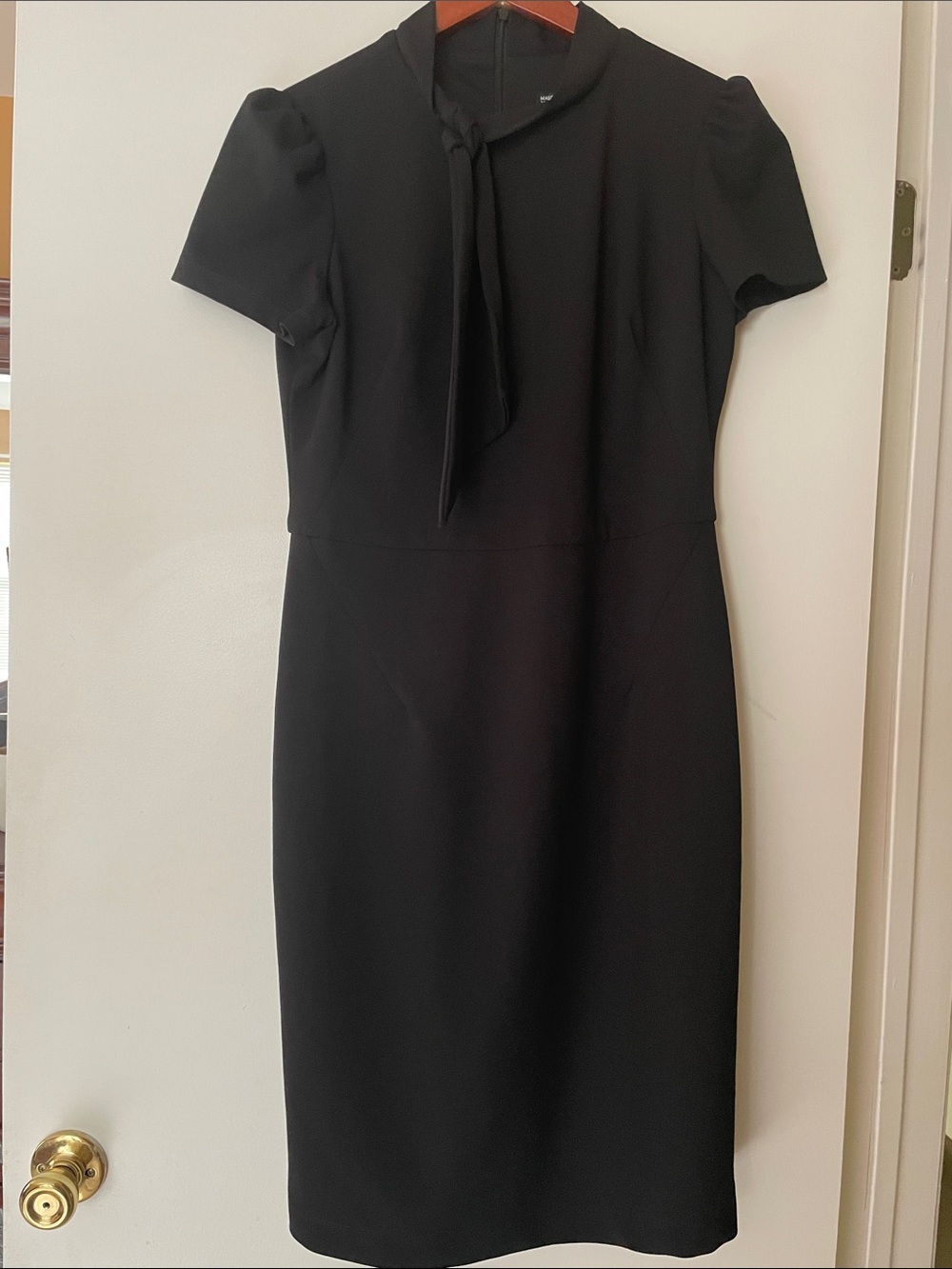 Maggy London Classic Black Tie-Neck Short-Sleeved Sheath Summer Formal Dress